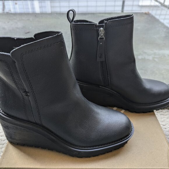 NIB Zodiac Wedge PU Ankle Boots (Julia) - Picture 3 of 13